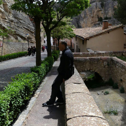 Photo qui montre Jean-Paul se traîne après moi Albarracin, Aragon, Espagne. | Cliquer pour agrandir