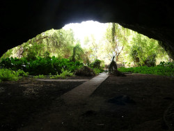 Photo de la grotte des premiers Français dans l'île de La Réunion