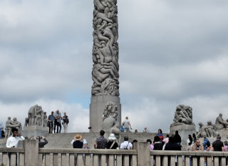 Photo qui montre Le monolithe du parc Vigeland | Cliquer pour agrandir