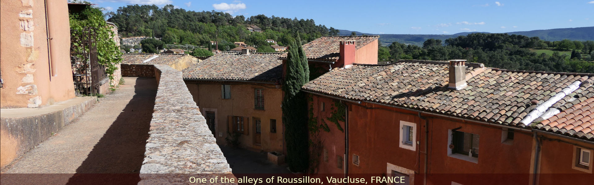 One of the alleys of Roussillon, Vaucluse, FRANCE