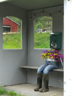 Photo qui montre Un abribus bien utile, Skånevik, Norvège. | Cliquer pour agrandir